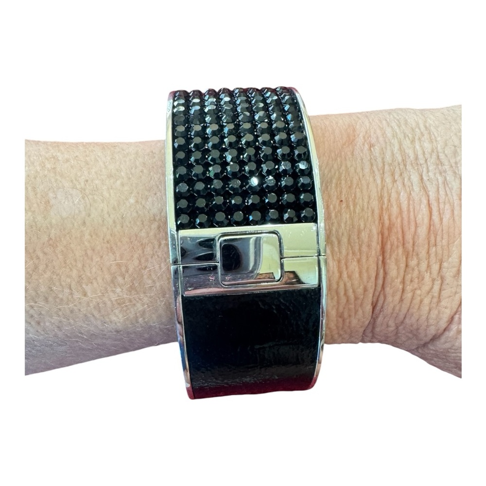 Stunning Swarovski bangle